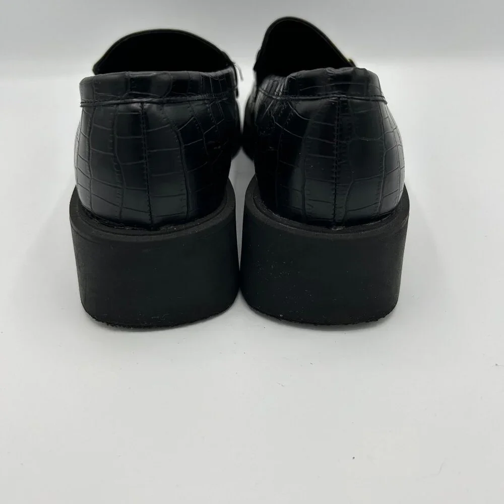 Kenneth Cole Reaction Sienna Lug Loafer Black Croc Pattern Gold Chain 8.5